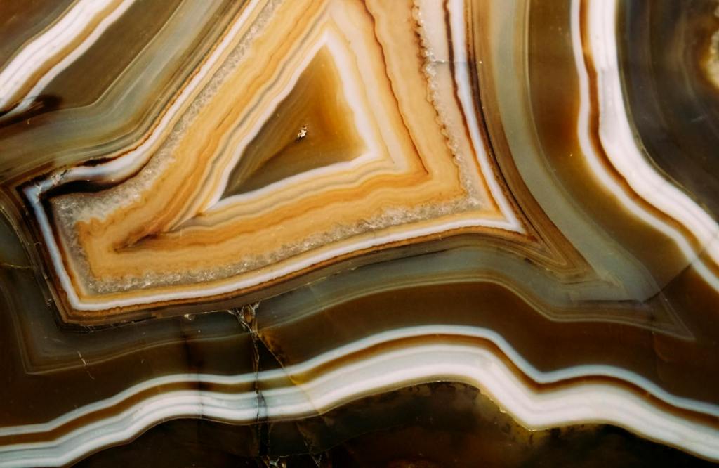 Sacral Chakra Balance with Carnelian: Affirmations and&nbsp;Meditation